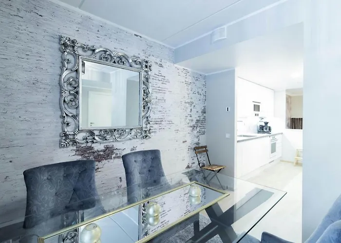 Spacious For 4 With Sauna هلسنكي