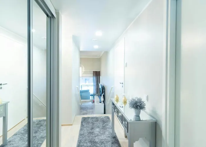 Spacious For 4 With Sauna Ελσίνκι